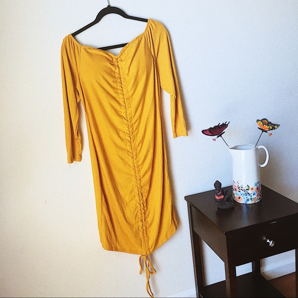 Stretchy yellow dress